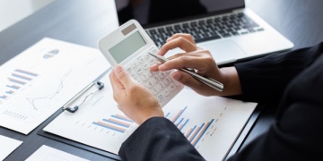 Informe de KPIs de Cargos de Clientes